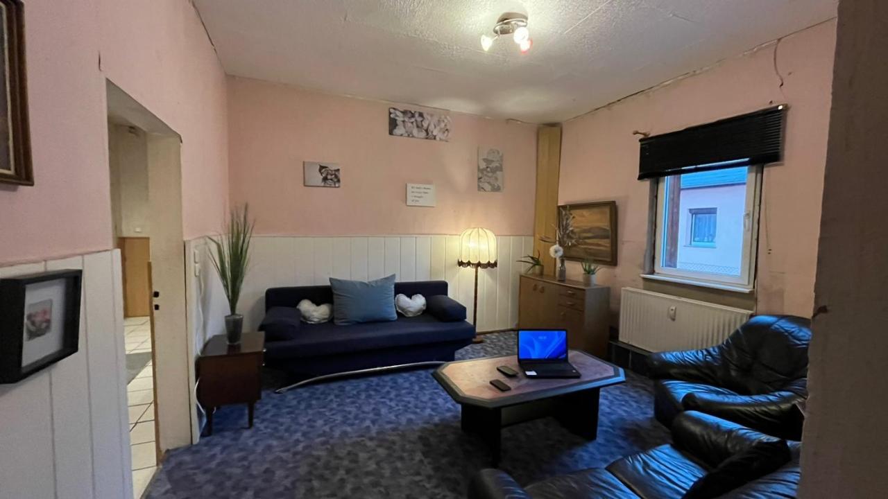Monteure, Ganzes Haus, Schwarzheide, Haus 1 Apartment Екстериор снимка