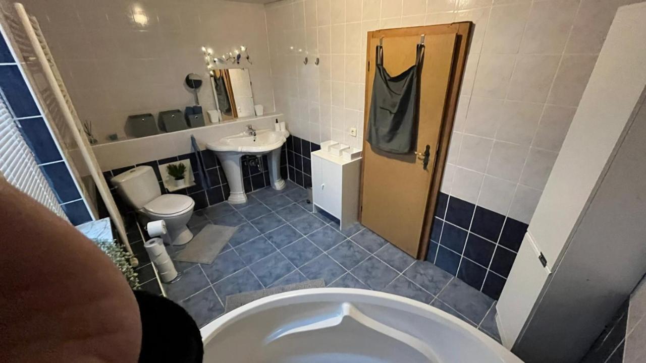 Monteure, Ganzes Haus, Schwarzheide, Haus 1 Apartment Екстериор снимка