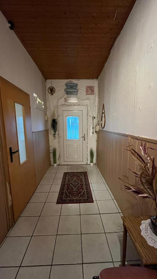 Monteure, Ganzes Haus, Schwarzheide, Haus 1 Apartment Екстериор снимка