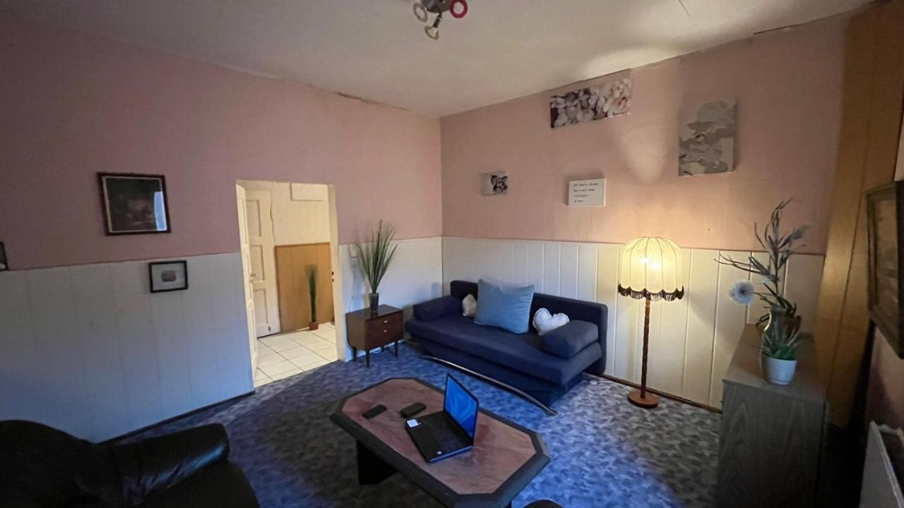 Monteure, Ganzes Haus, Schwarzheide, Haus 1 Apartment Екстериор снимка
