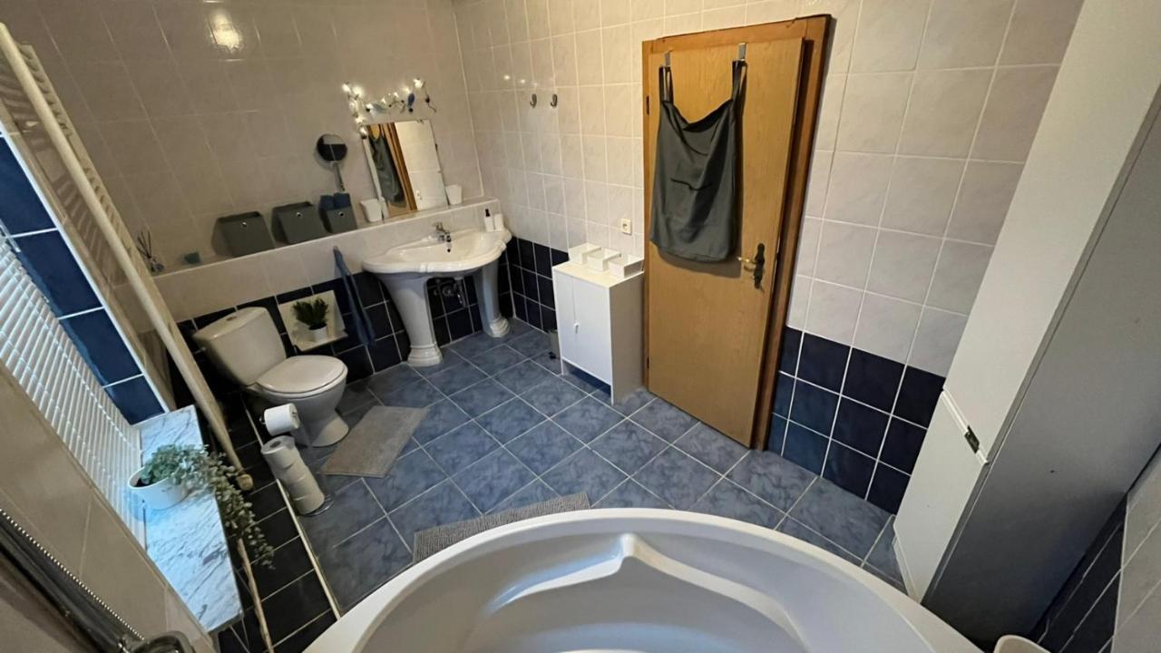Monteure, Ganzes Haus, Schwarzheide, Haus 1 Apartment Екстериор снимка